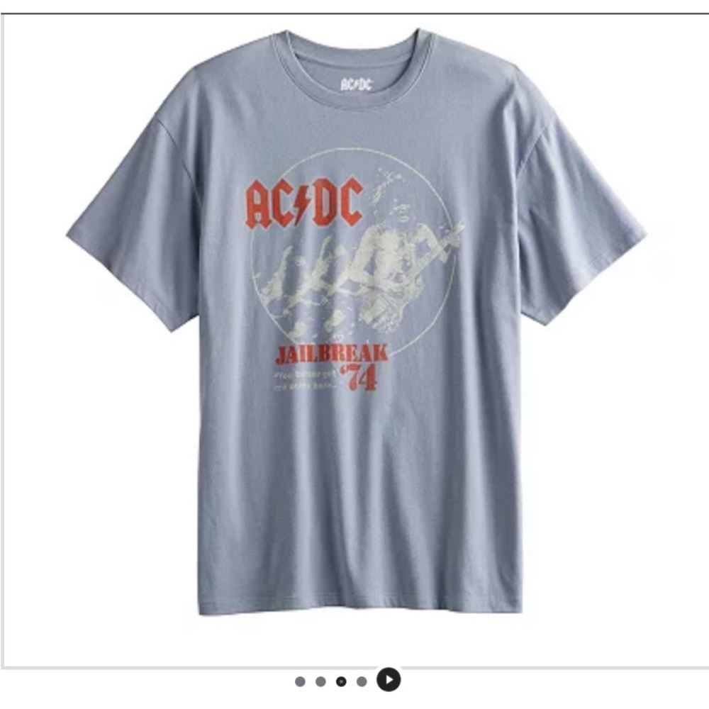 3/$20 Juniors size XL graphic t-shirt